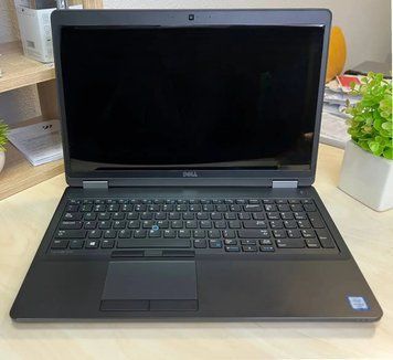 Ноутбук DELL E5570\Core i5-6300HQ CPU (2,3GHz)\8Gb\SSD256Gb\15,6" P58 фото