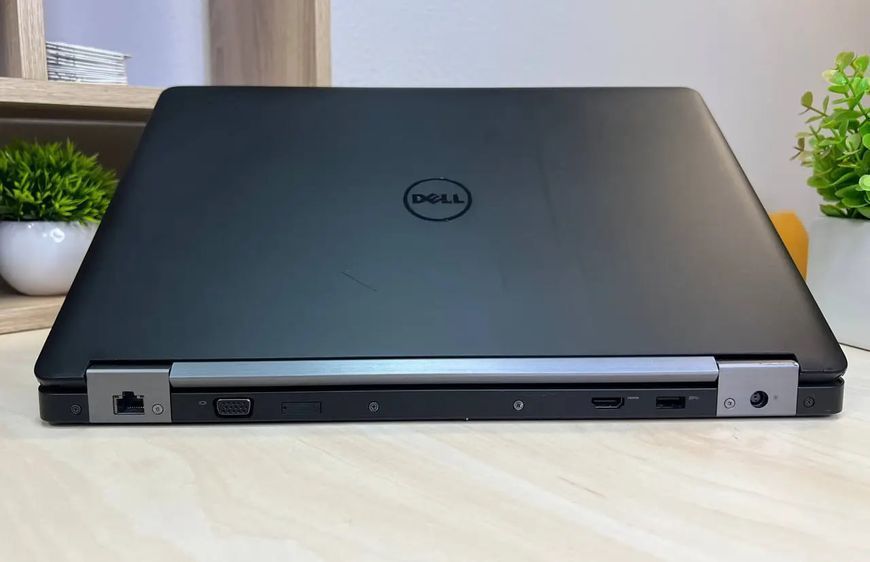 Ноутбук DELL E5570\Core i5-6300HQ CPU (2,3GHz)\8Gb\SSD256Gb\15,6" P58 фото